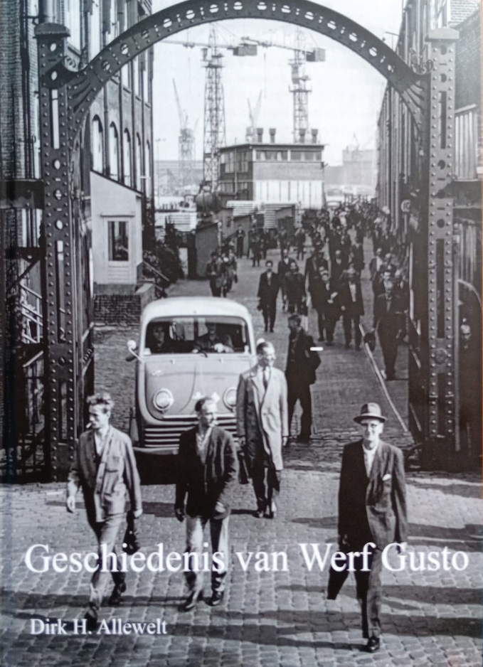 Softcover € 35,- (Zwart-Wit)